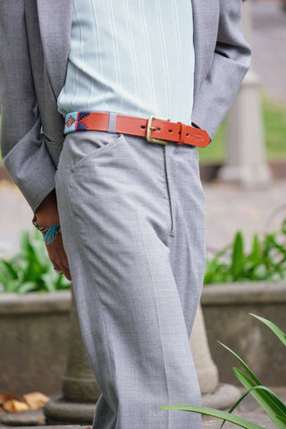 cinturon de hombre en cuero tejido azules y rojo